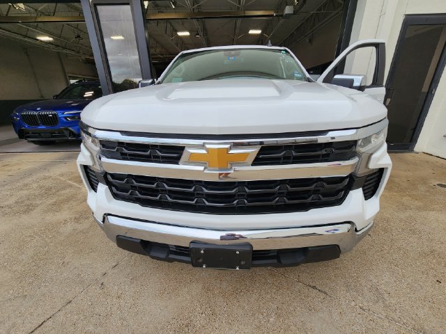 Used 2022 Chevrolet Silverado 1500 LT RWD image 2