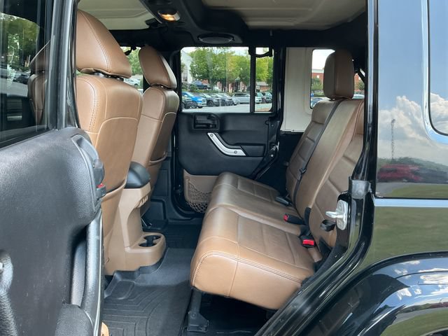 Used 2012 Jeep Wrangler Unlimited Rubicon w/ Dual Top Group AWD/4WD image 25