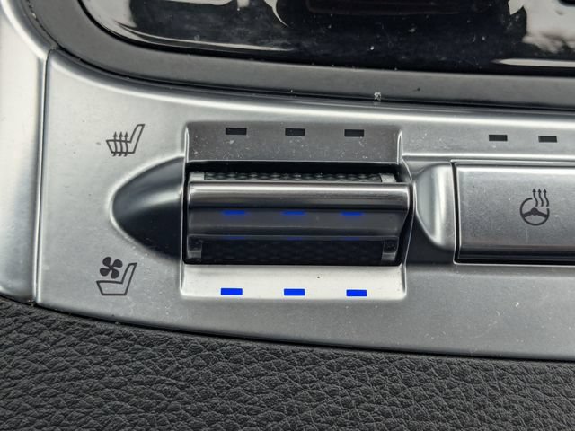 Certified 2025 Kia Carnival SX Prestige FWD image 32