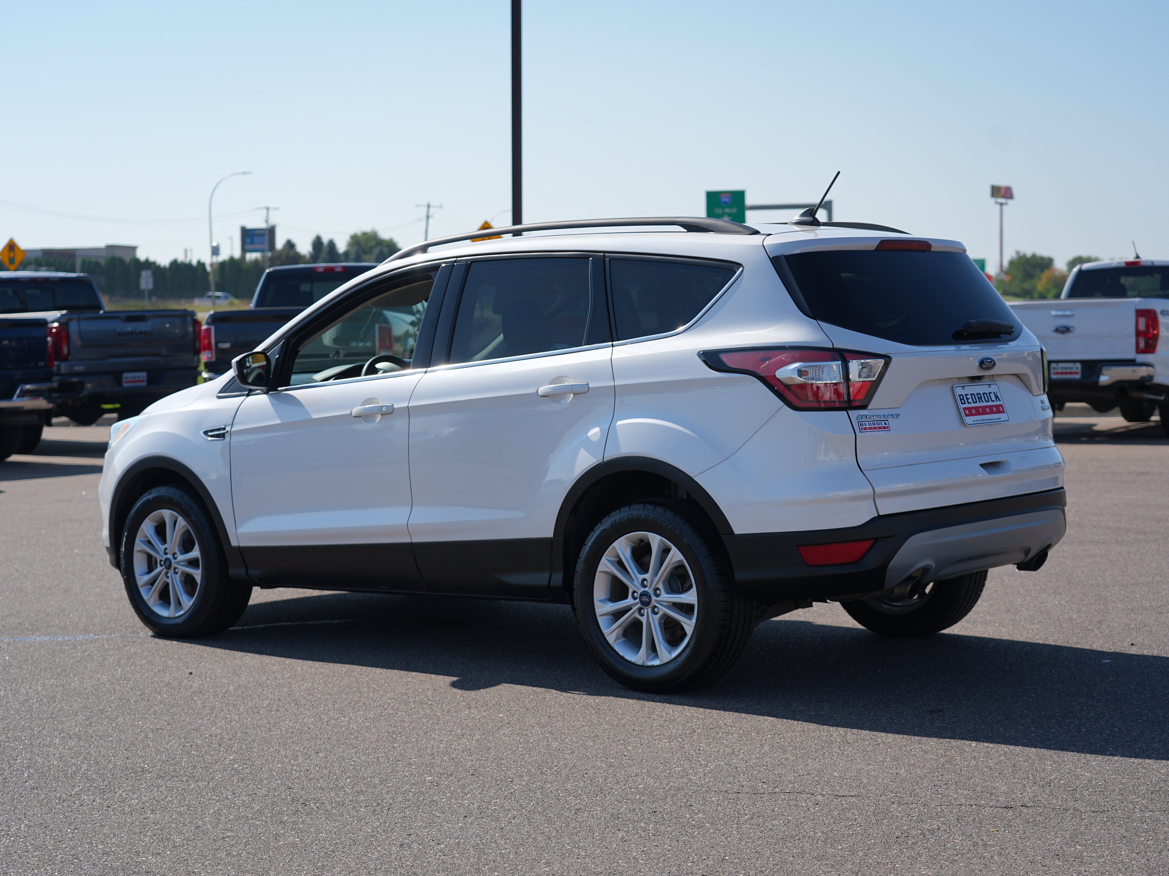Used 2018 Ford Escape SE w/ SE Sync 3 Package AWD/4WD image 5