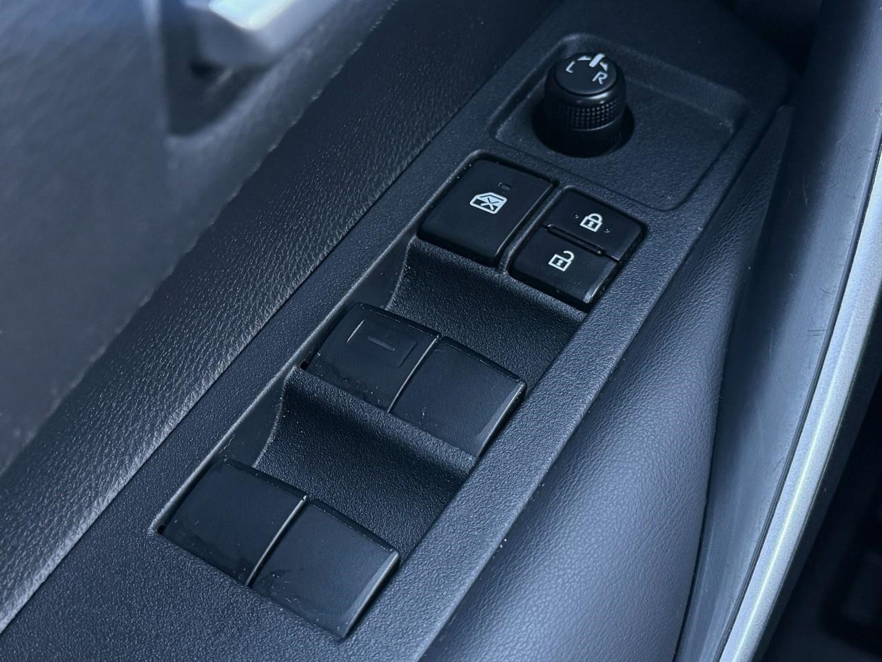 Used 2020 Toyota Corolla SE w/ SE Premium Package image 20