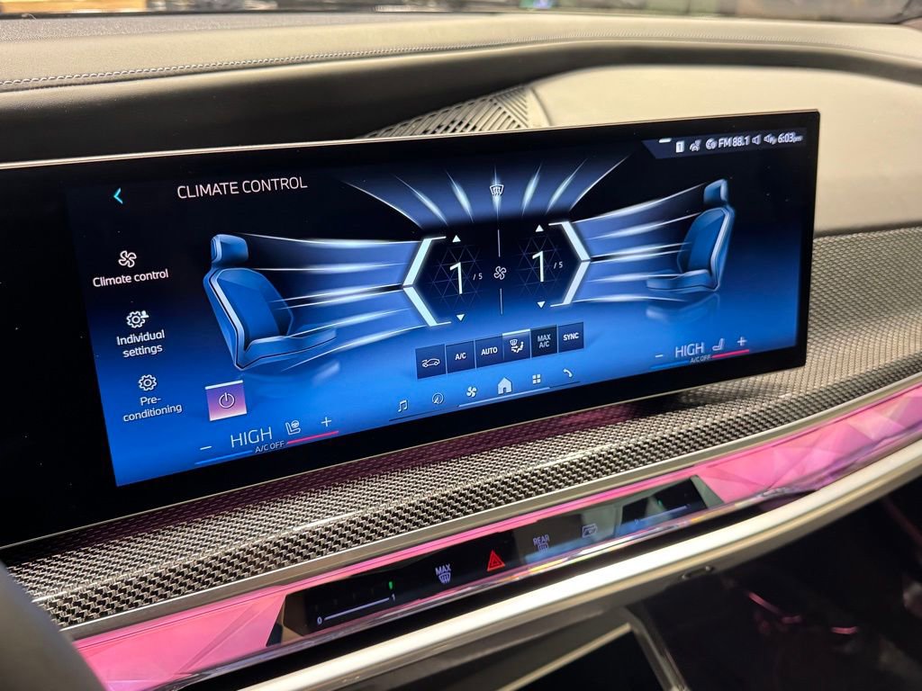 Used 2023 BMW 760i xDrive w/ Executive Package image 13