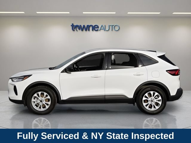 Used 2025 Ford Escape Active w/ Cold Weather Package AWD/4WD image 2