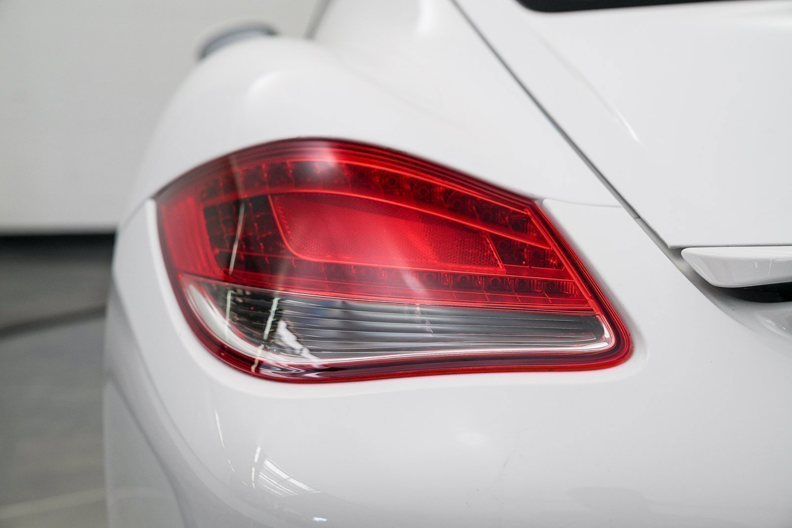 Used 2010 Porsche Cayman S image 8