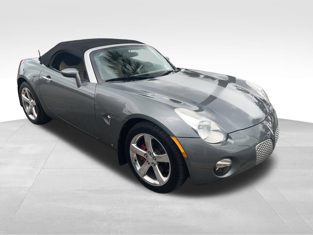Used 2006 Pontiac Solstice Convertible w/ Premium Package RWD image 4