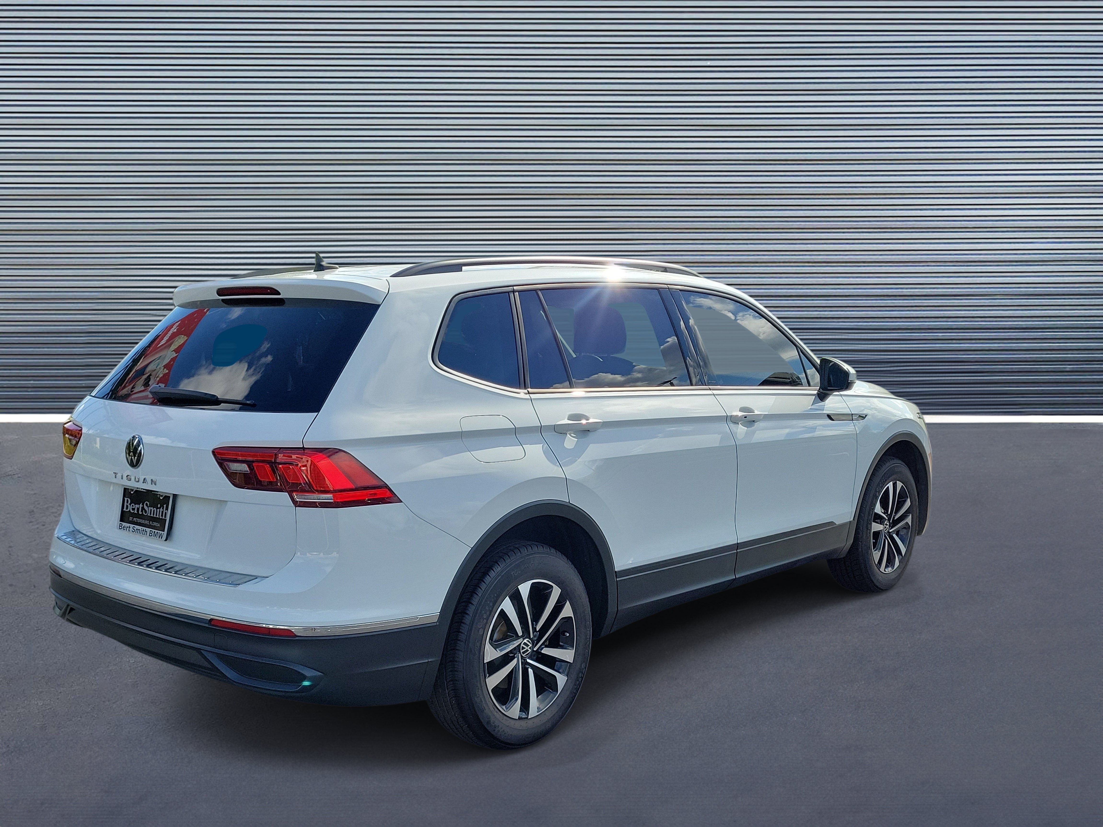 Used 2022 Volkswagen Tiguan S w/ IQ.Drive Package FWD image 3