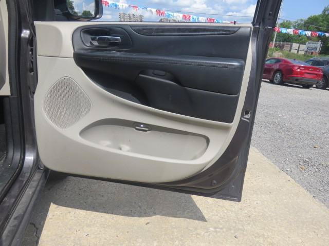 Used 2016 Dodge Grand Caravan SE w/ Quick Order Package 29E SE FWD image 19