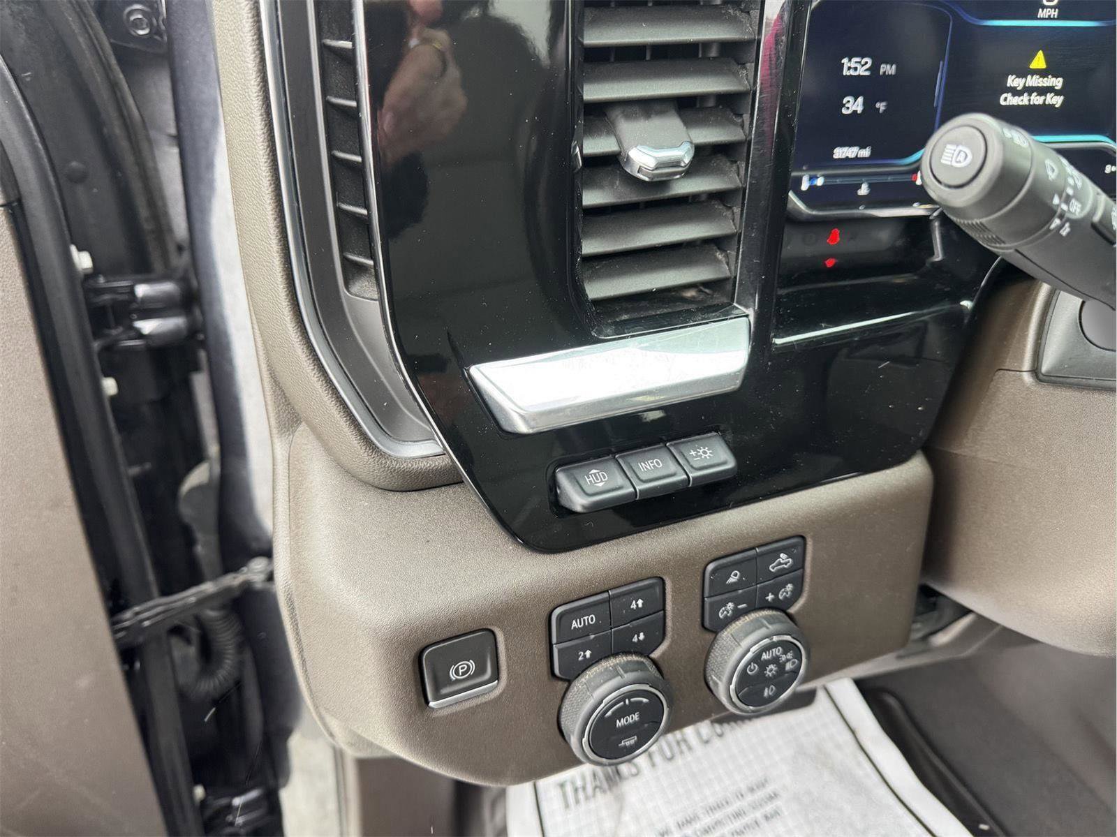 Used 2024 Chevrolet Silverado 3500 LTZ w/ LTZ Convenience Package image 20