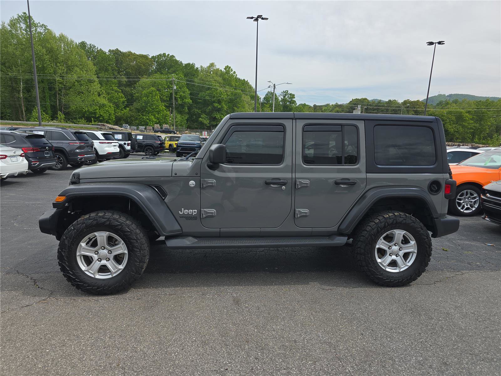 Used 2021 Jeep Wrangler Unlimited Sport AWD/4WD image 6