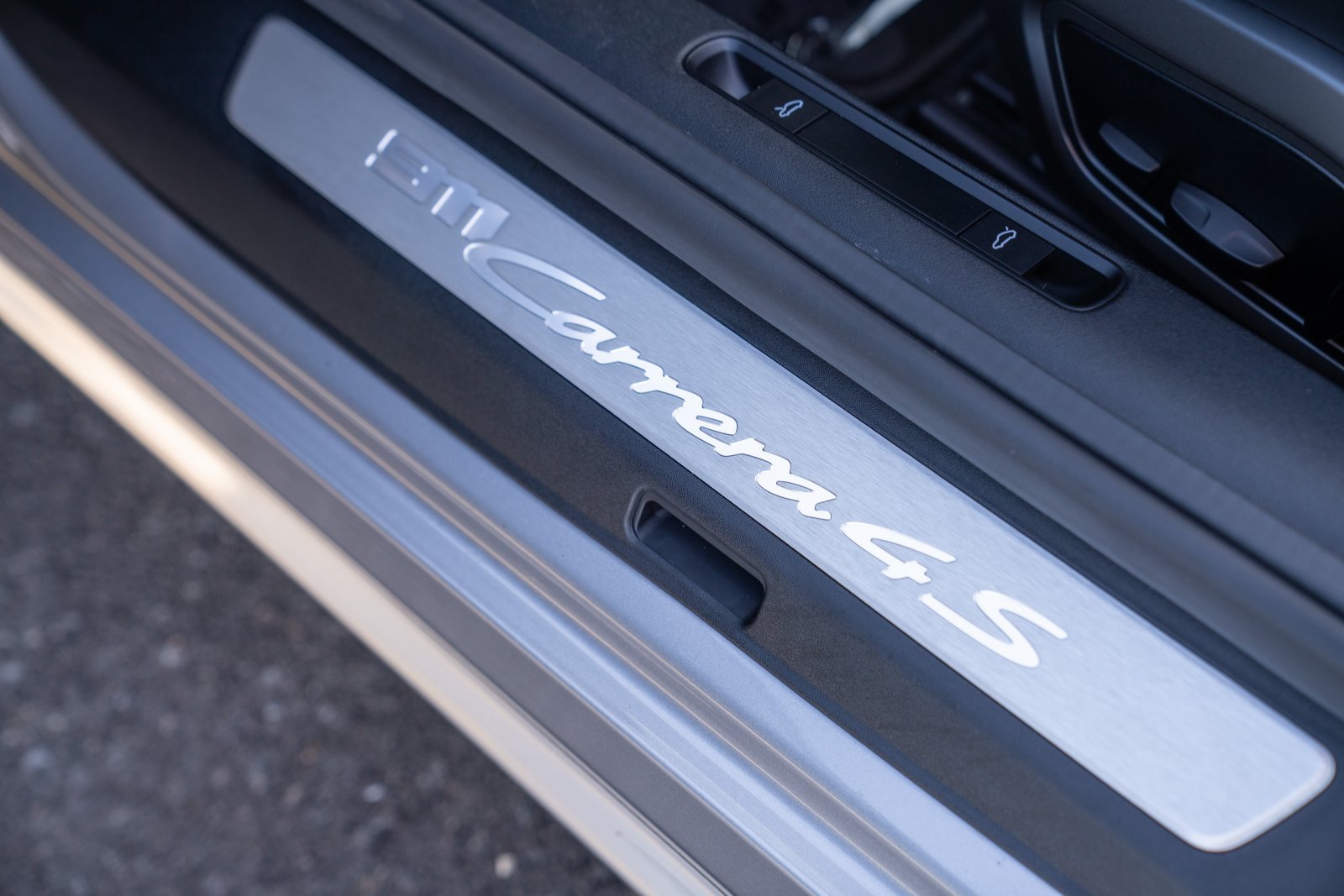 Certified 2020 Porsche 911 Carrera 4S AWD/4WD image 12