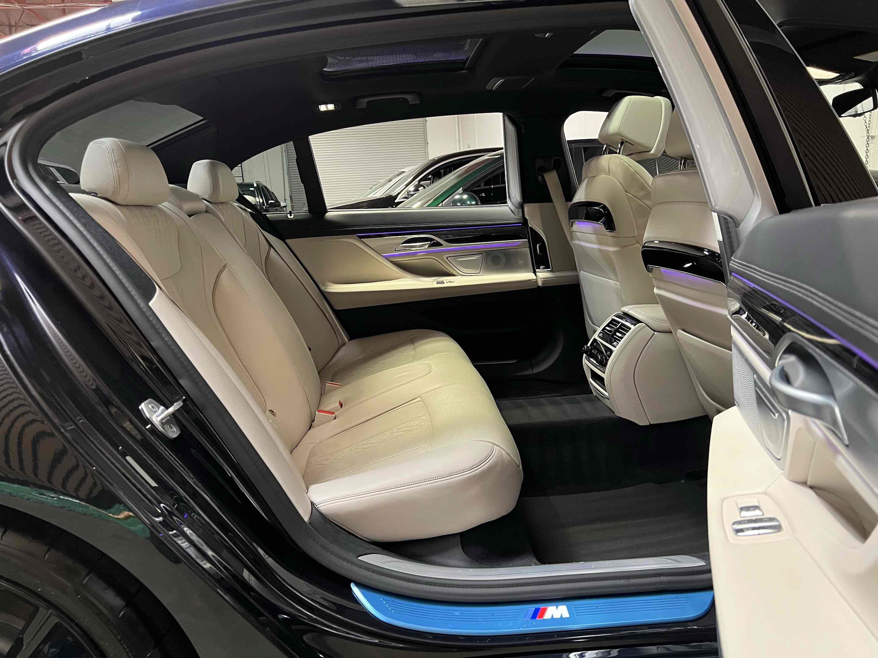 Used 2021 BMW 750i xDrive w/ Executive Package AWD/4WD image 9