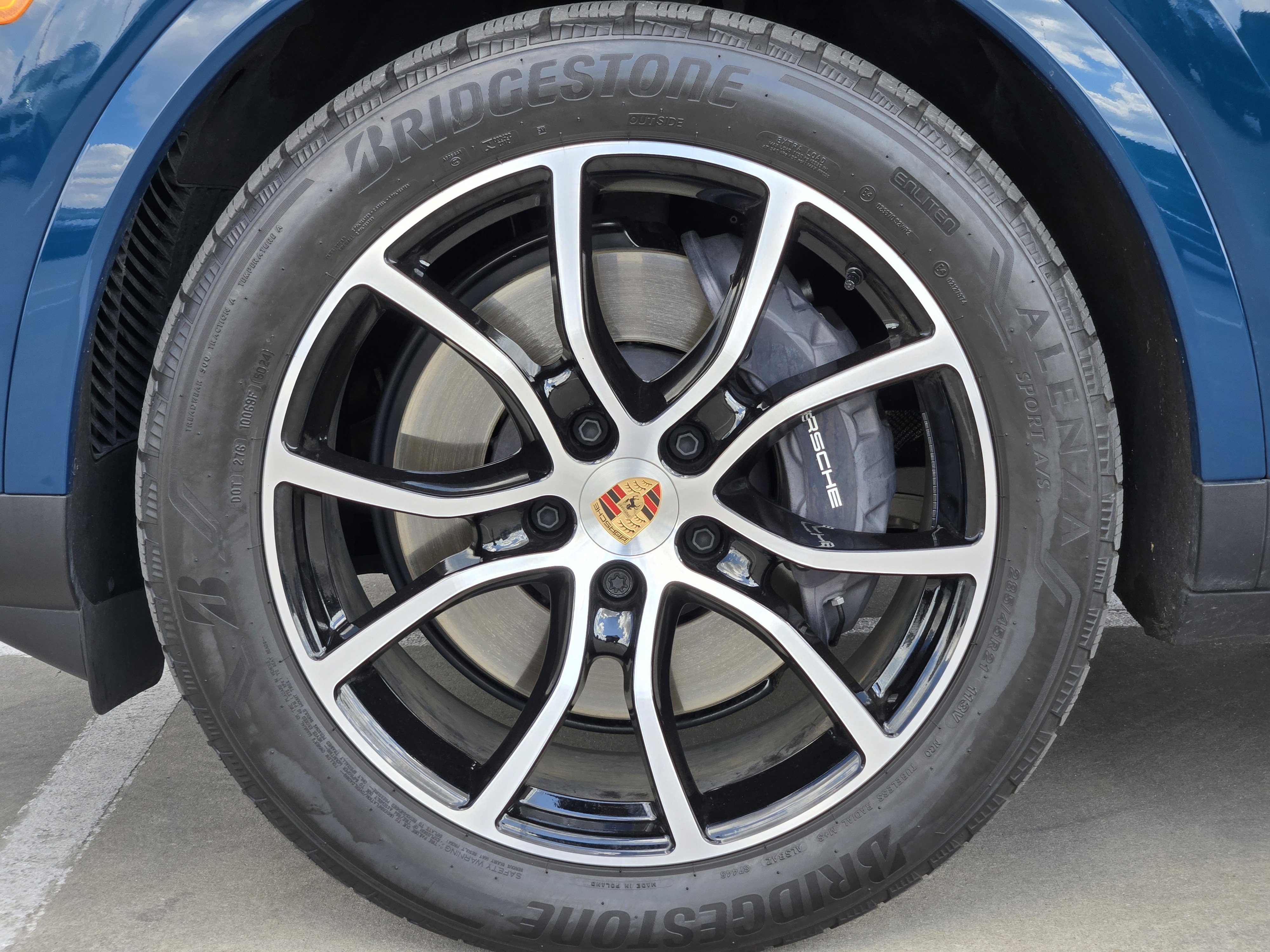 Certified 2025 Porsche Cayenne image 13