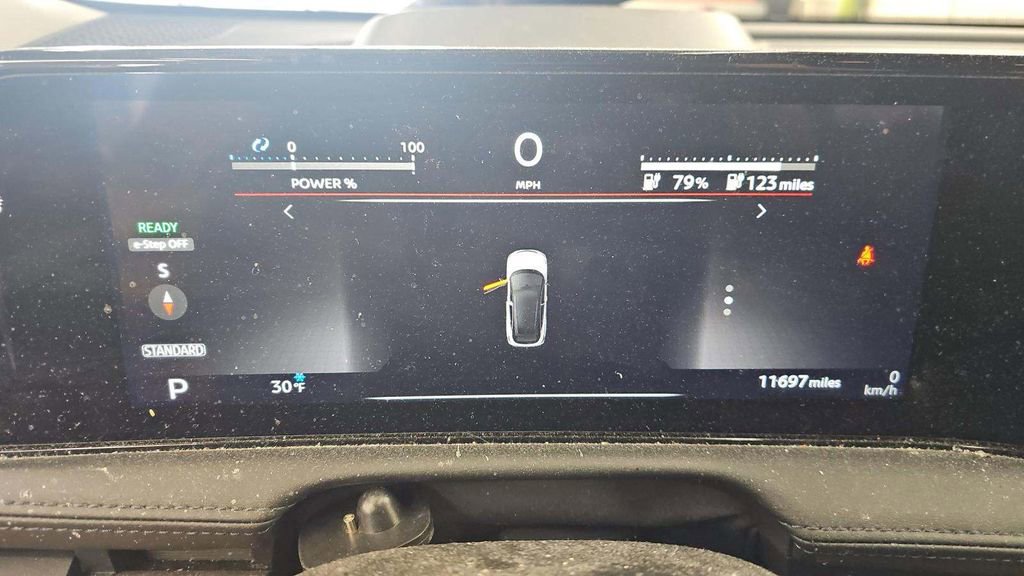 Used 2023 Nissan Ariya AWD image 2