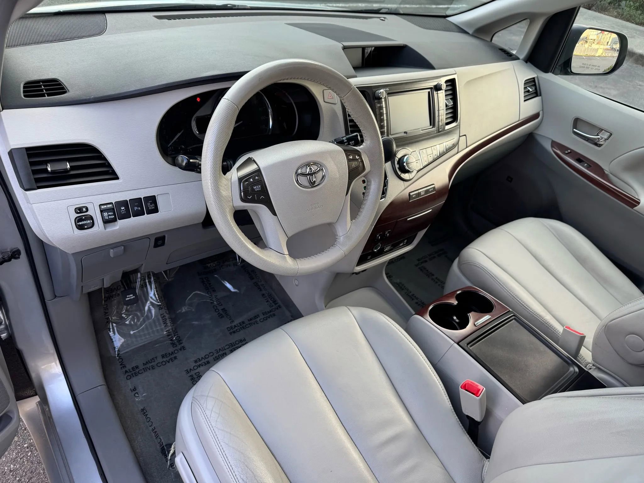 Used 2014 Toyota Sienna XLE w/ XLE Premium Package AWD/4WD image 16