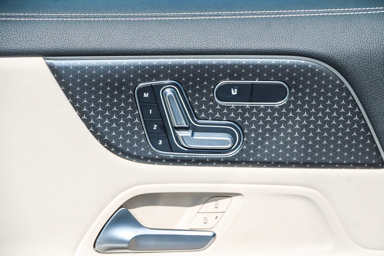 Certified 2025 Mercedes-Benz GLA 250 4MATIC image 21