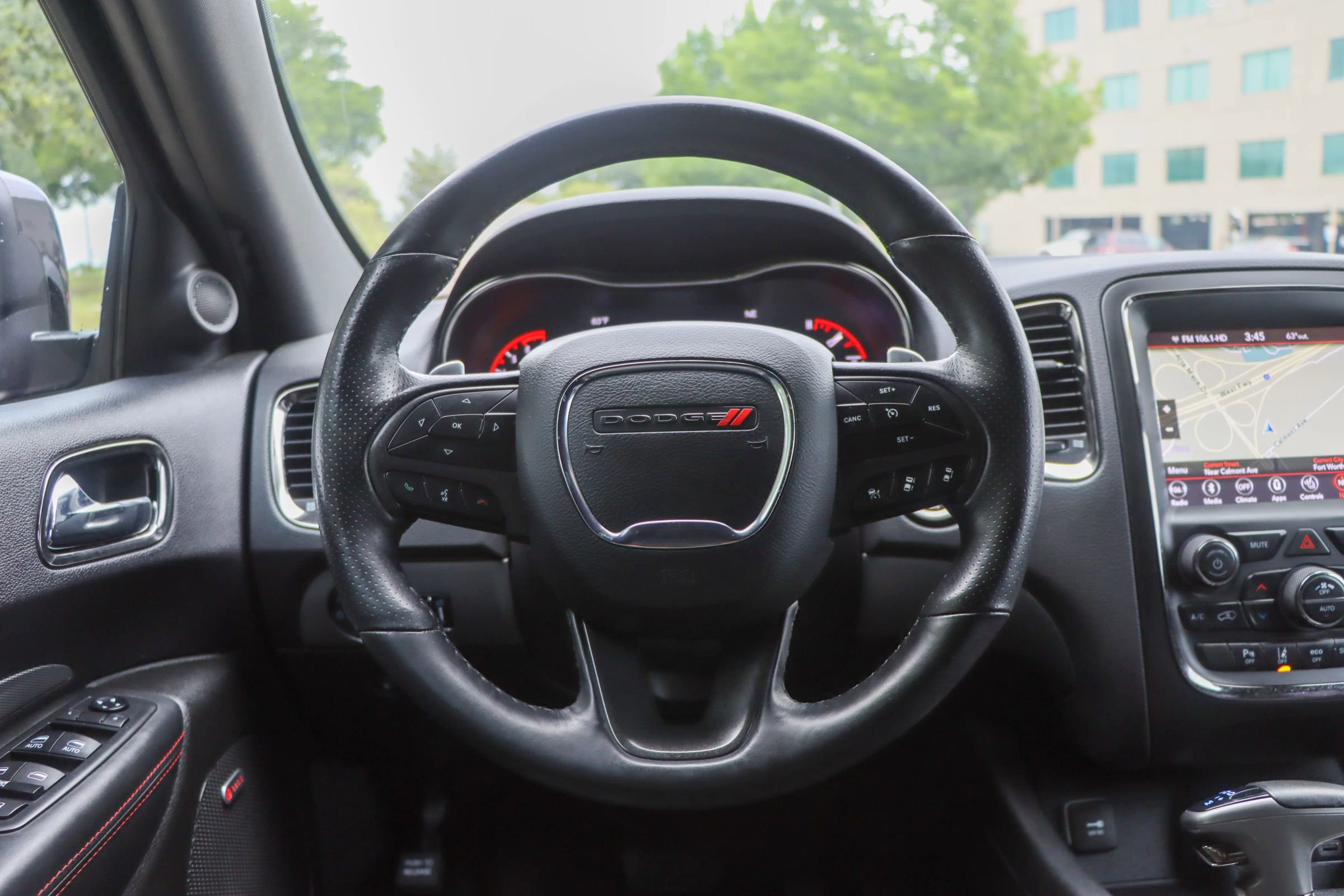 Used 2018 Dodge Durango R/T w/ Technology Group AWD/4WD image 32