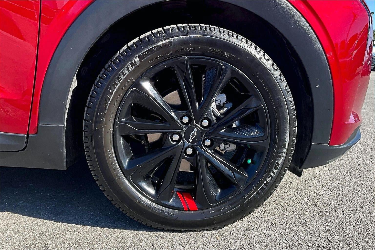 Used 2023 Chevrolet Bolt EUV Premier w/ Sun & Sound Package FWD image 9