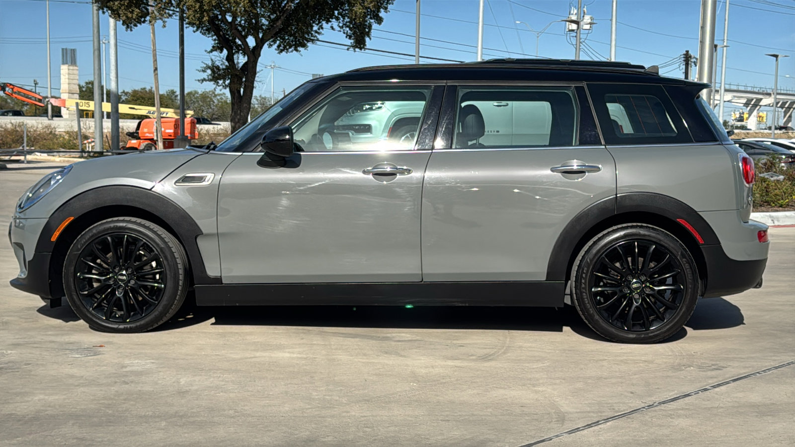 Used 2016 MINI Cooper Clubman image 4