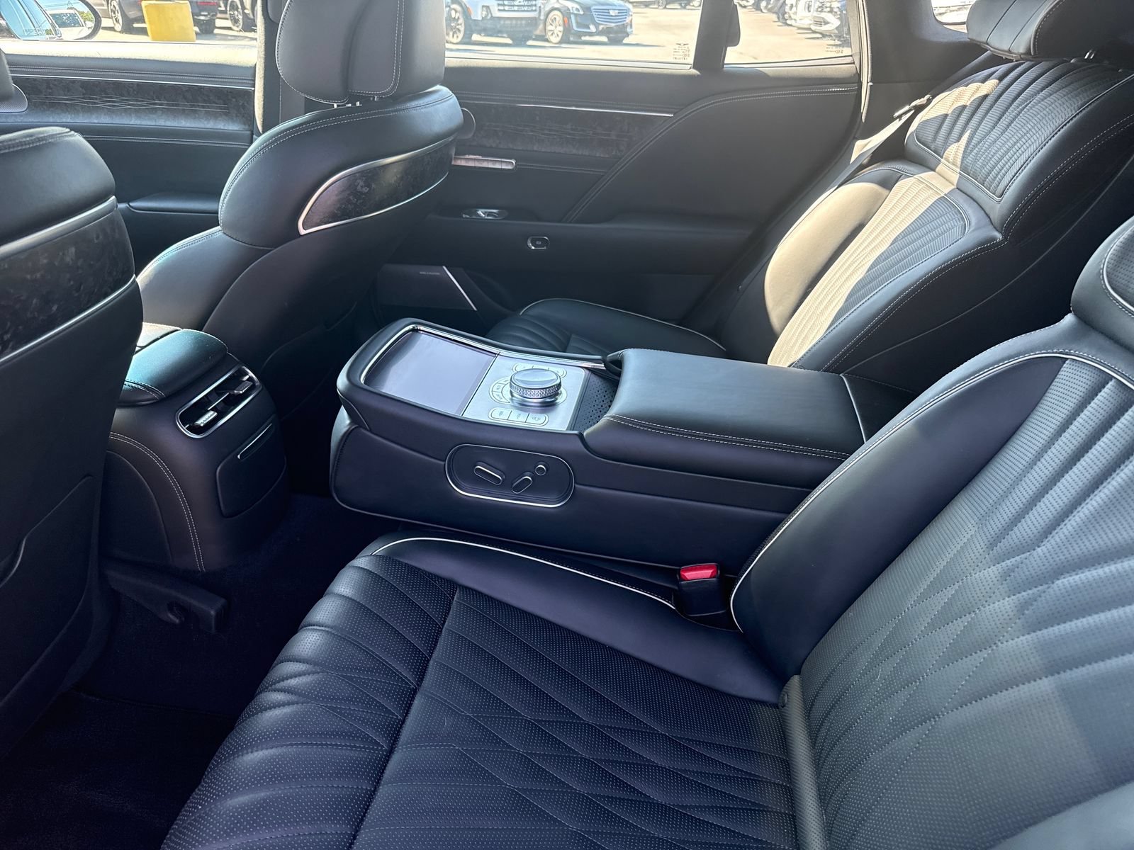 Used 2024 Genesis G90 3.5T AWD/4WD image 13