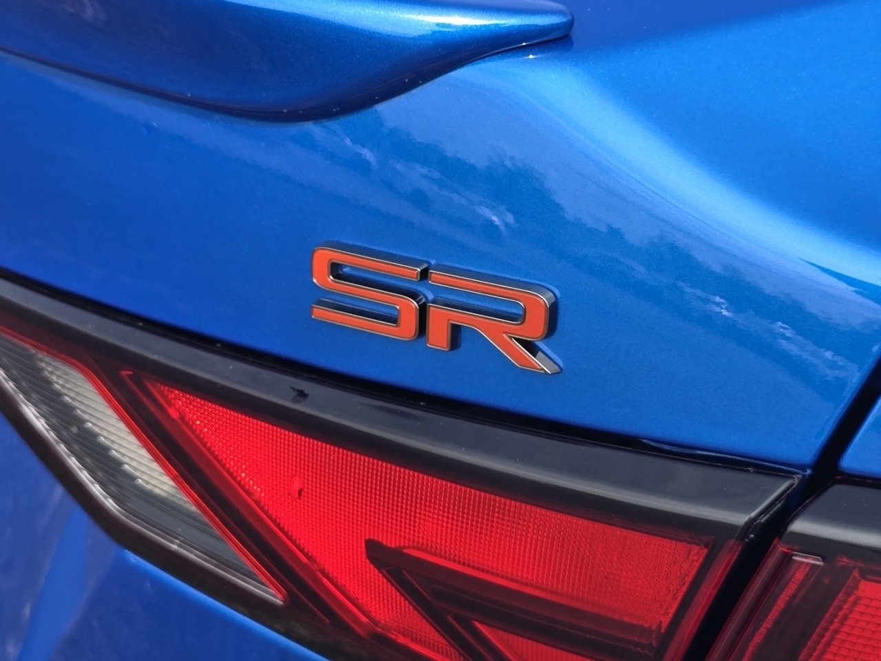Used 2025 Nissan Sentra SR FWD image 17