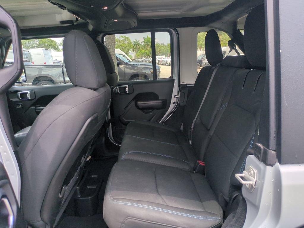 Used 2024 Jeep Wrangler Unlimited Rubicon 4xe AWD/4WD image 15