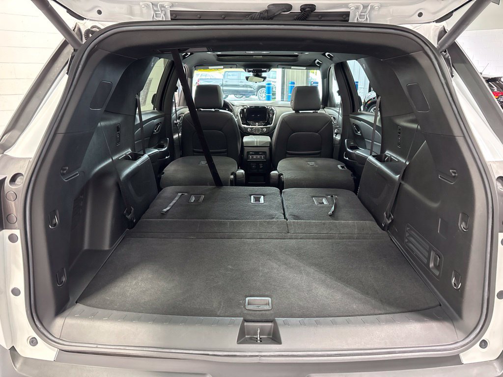 Used 2023 Chevrolet Traverse LT w/ LT Premium Package AWD/4WD image 54
