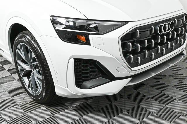 New 2025 Audi Q8 Premium image 35