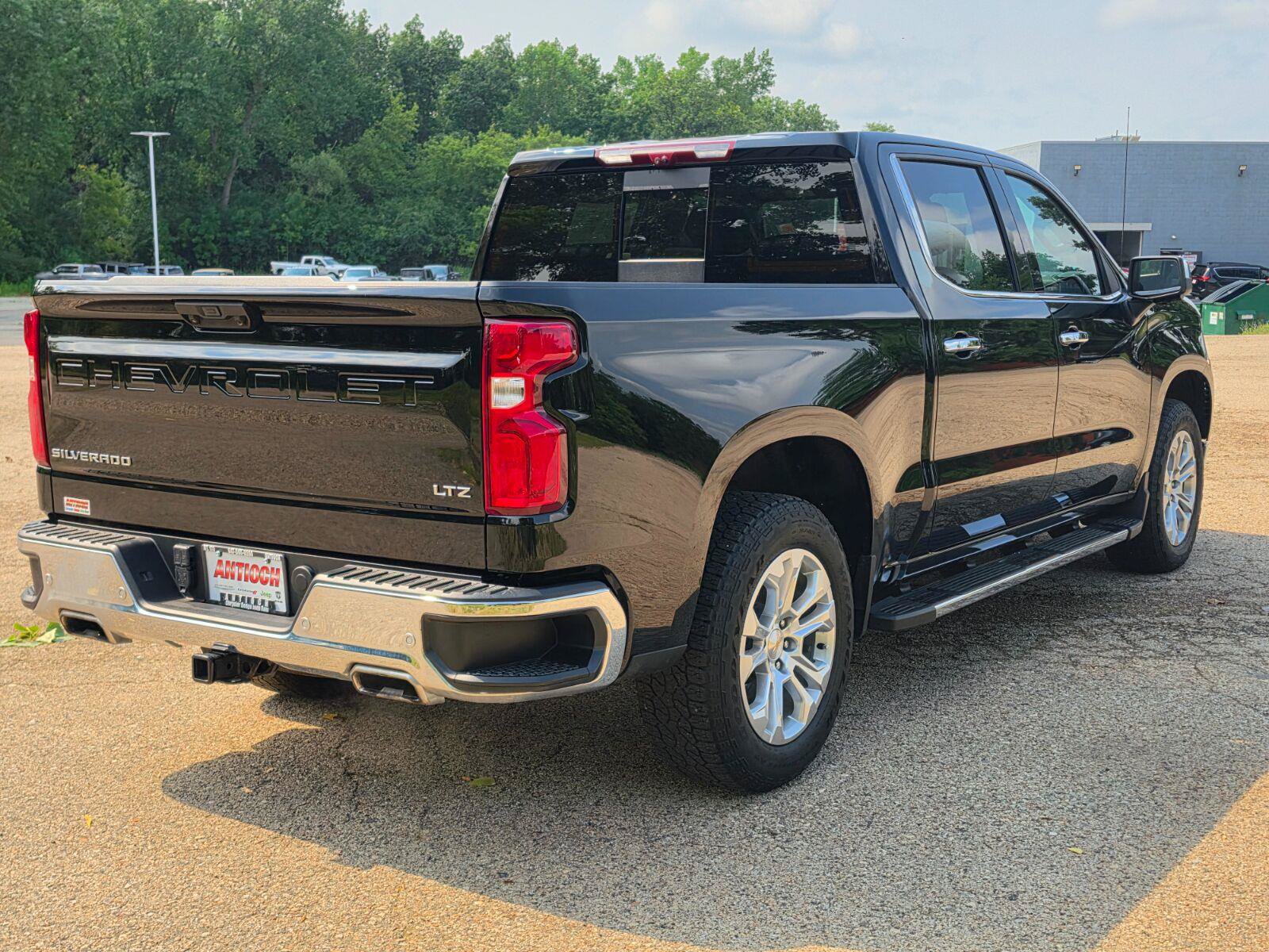 Used 2024 Chevrolet Silverado 1500 LTZ w/ Technology Package AWD/4WD image 6