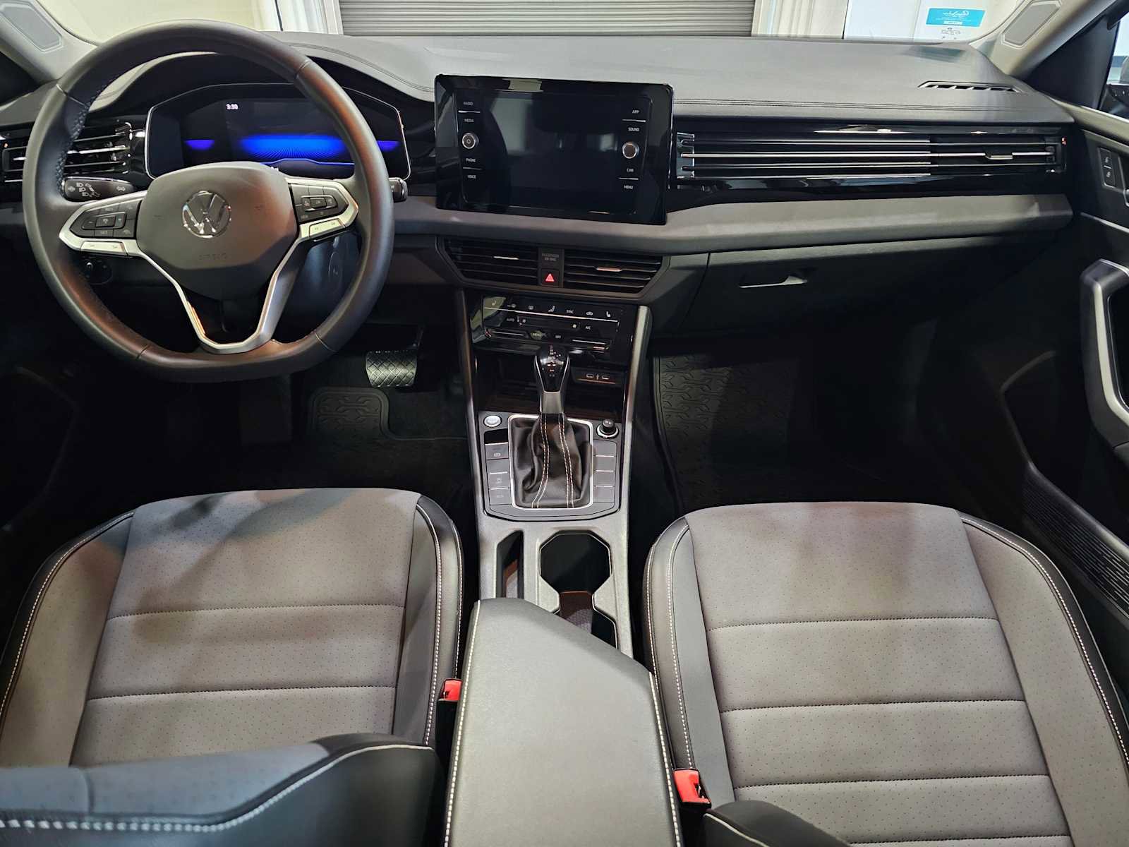 Certified 2025 Volkswagen Jetta SE image 19