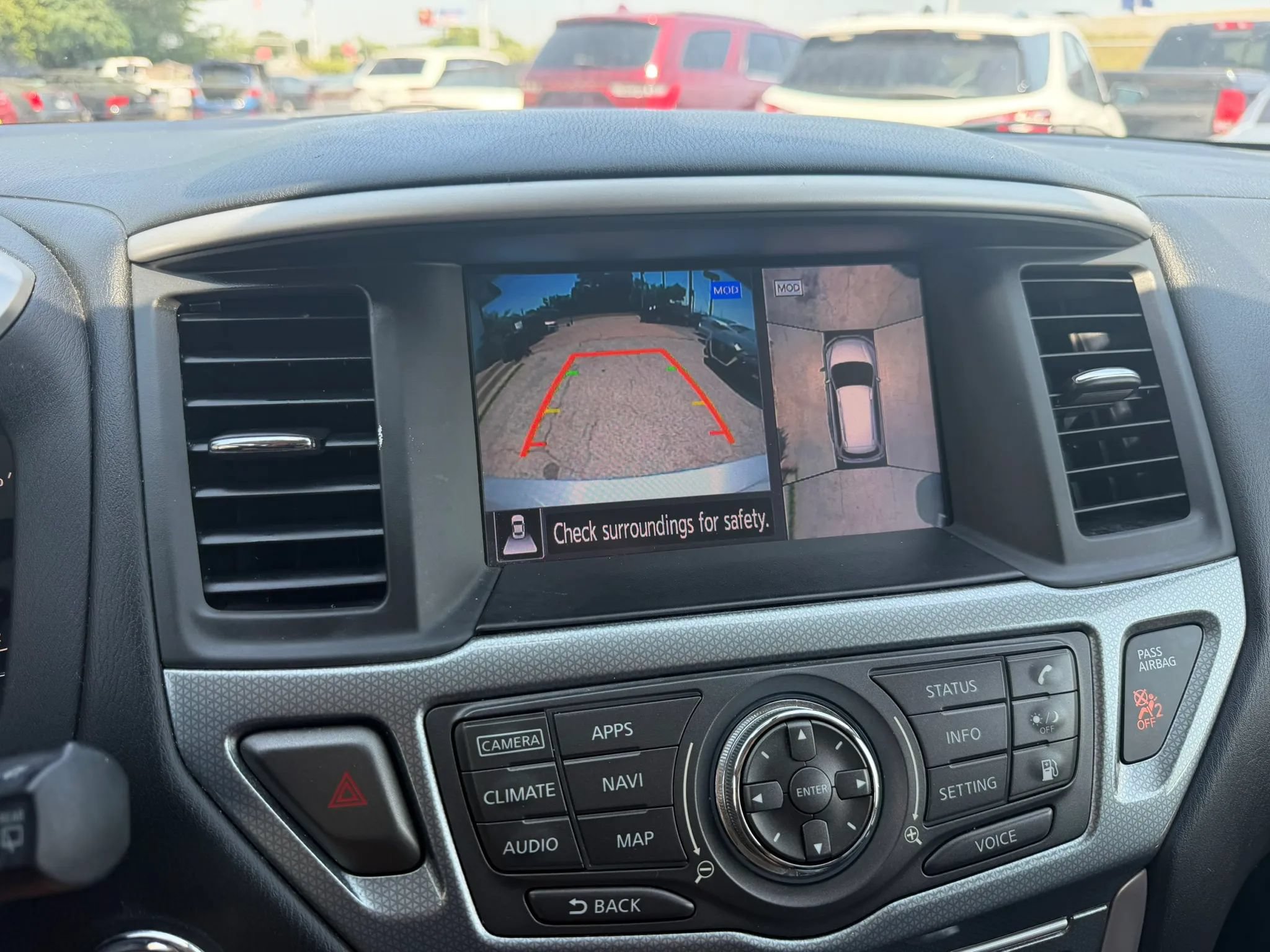 Used 2019 Nissan Pathfinder SL FWD image 15