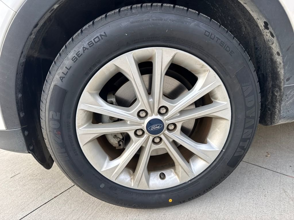 Used 2019 Ford Escape SEL image 11