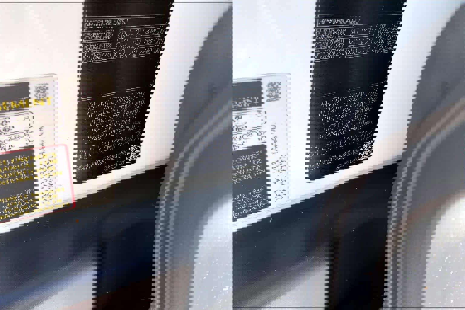 Used 2023 Land Rover Defender 110 SE image 30