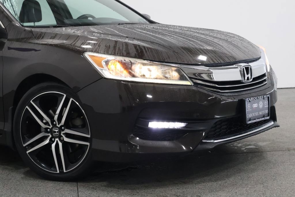 Used 2016 Honda Accord Sport image 3