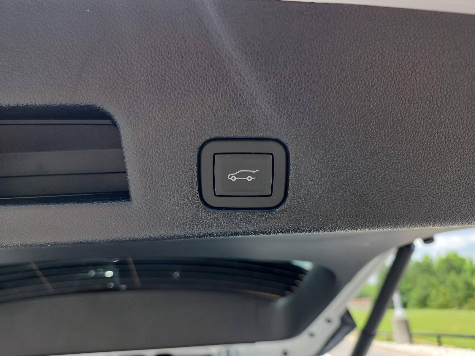 Certified 2026 GMC Acadia AT4 w/ Luxury Package AWD/4WD image 11