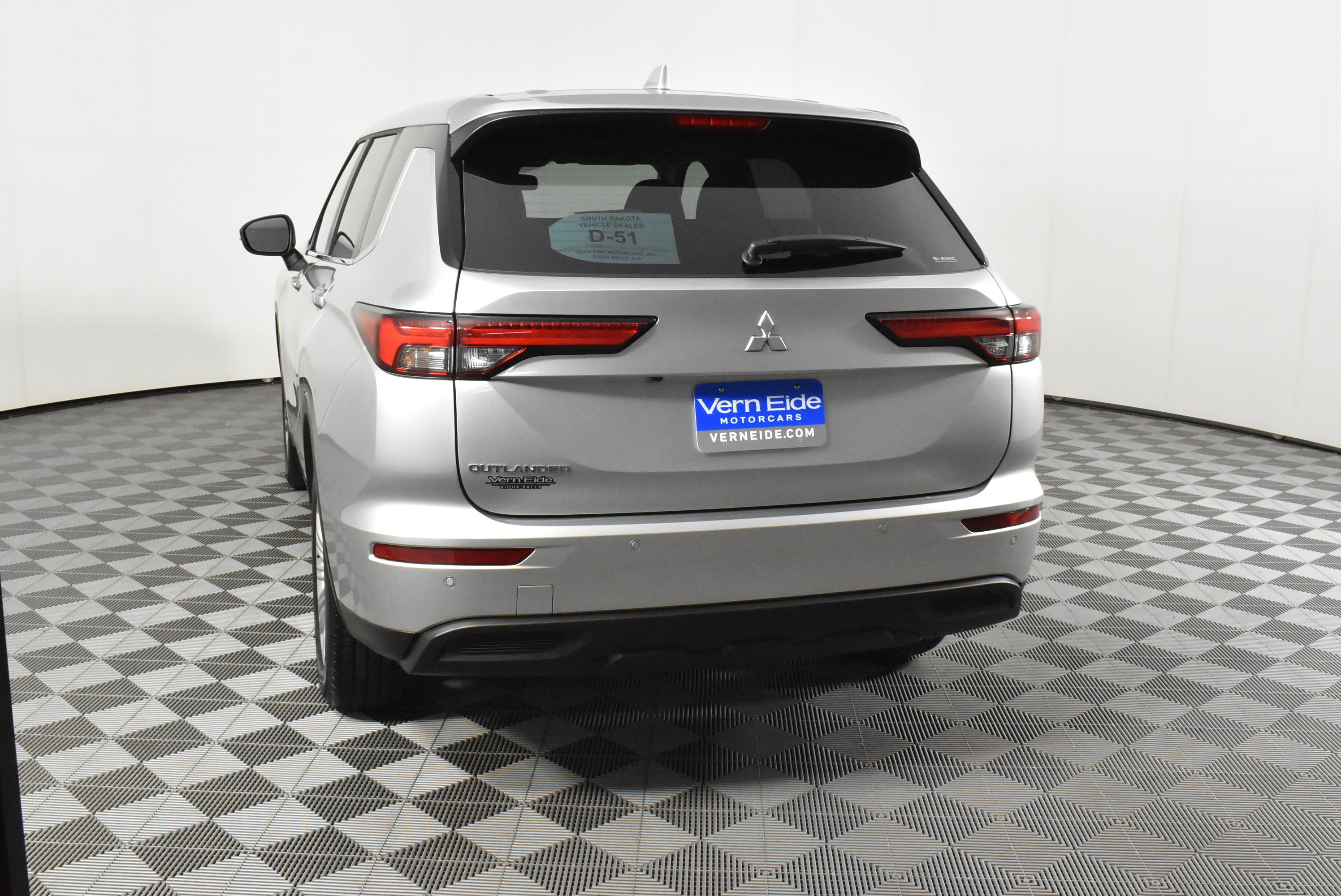 Used 2024 Mitsubishi Outlander ES image 7