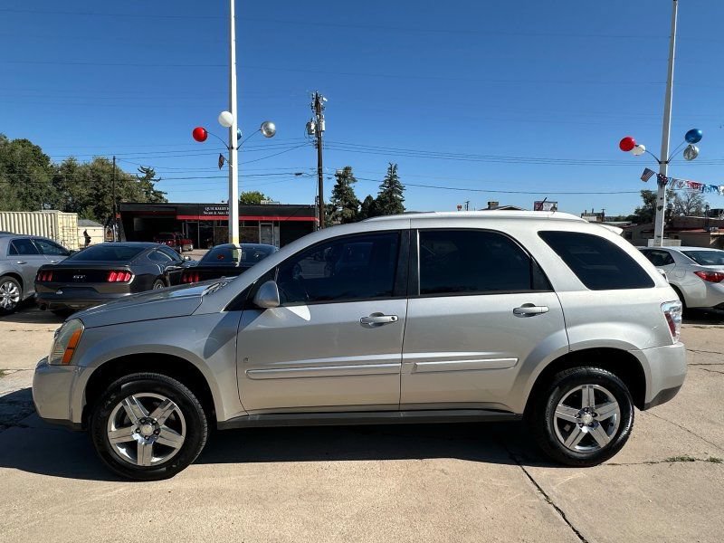 Used 2008 Chevrolet Equinox LT w/ Chrome And Sound Package FWD image 4