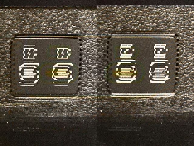 Used 2025 Genesis G70 2.5T w/ Sport Prestige Package image 25