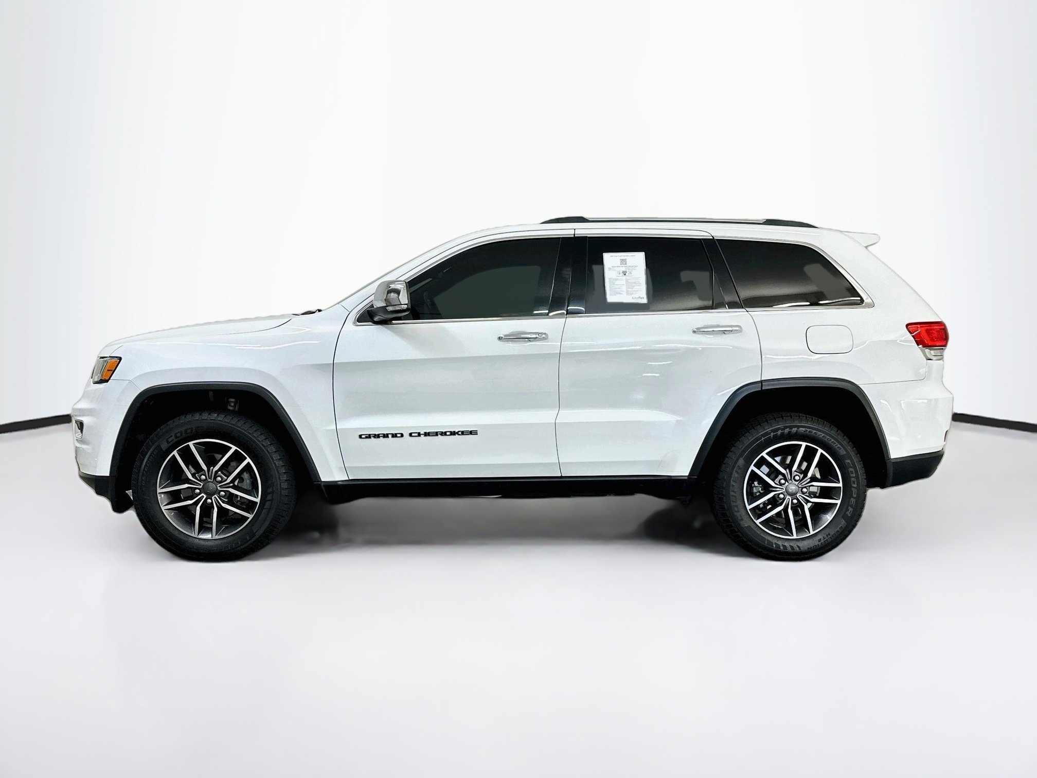Used 2019 Jeep Grand Cherokee Limited AWD/4WD image 4