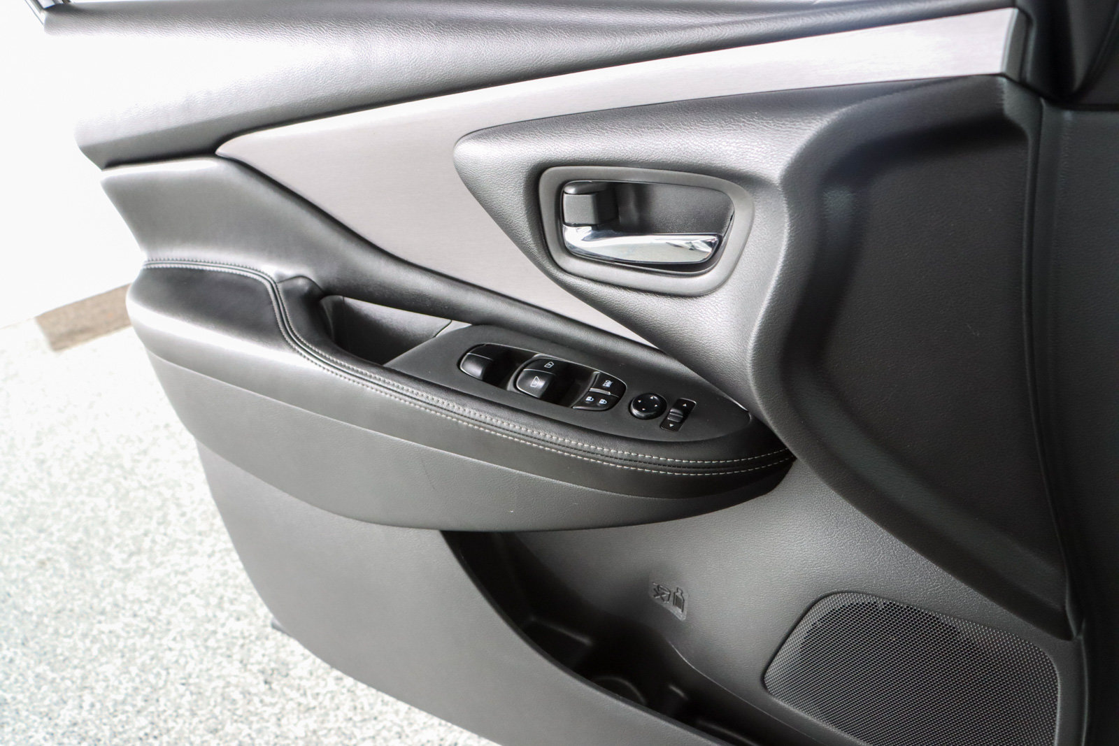 Used 2023 Nissan Murano SV w/ SV Midnight Edition Package FWD image 21
