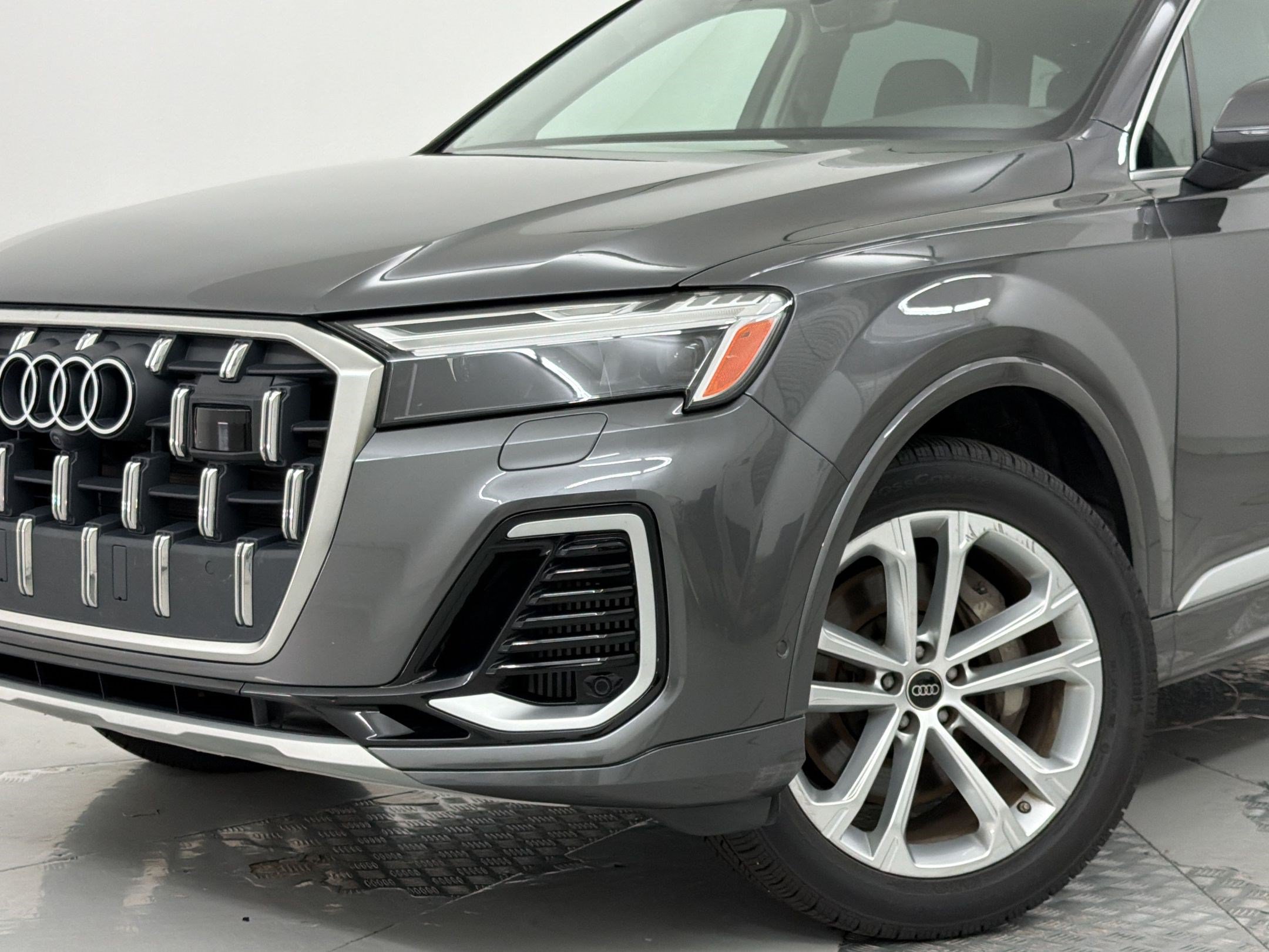 Used 2025 Audi Q7 3.0T Premium Plus AWD/4WD image 11