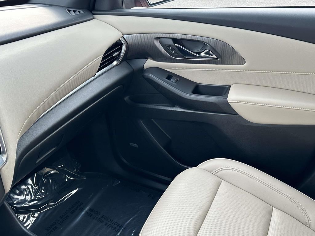 Certified 2023 Chevrolet Traverse Premier w/ LPO, Floor Liner Package image 34