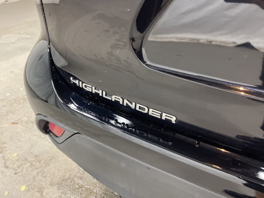 Used 2024 Toyota Highlander XLE image 17