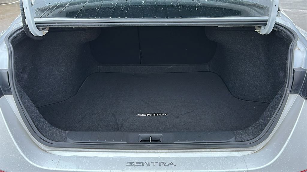 Used 2021 Nissan Sentra SR FWD image 32