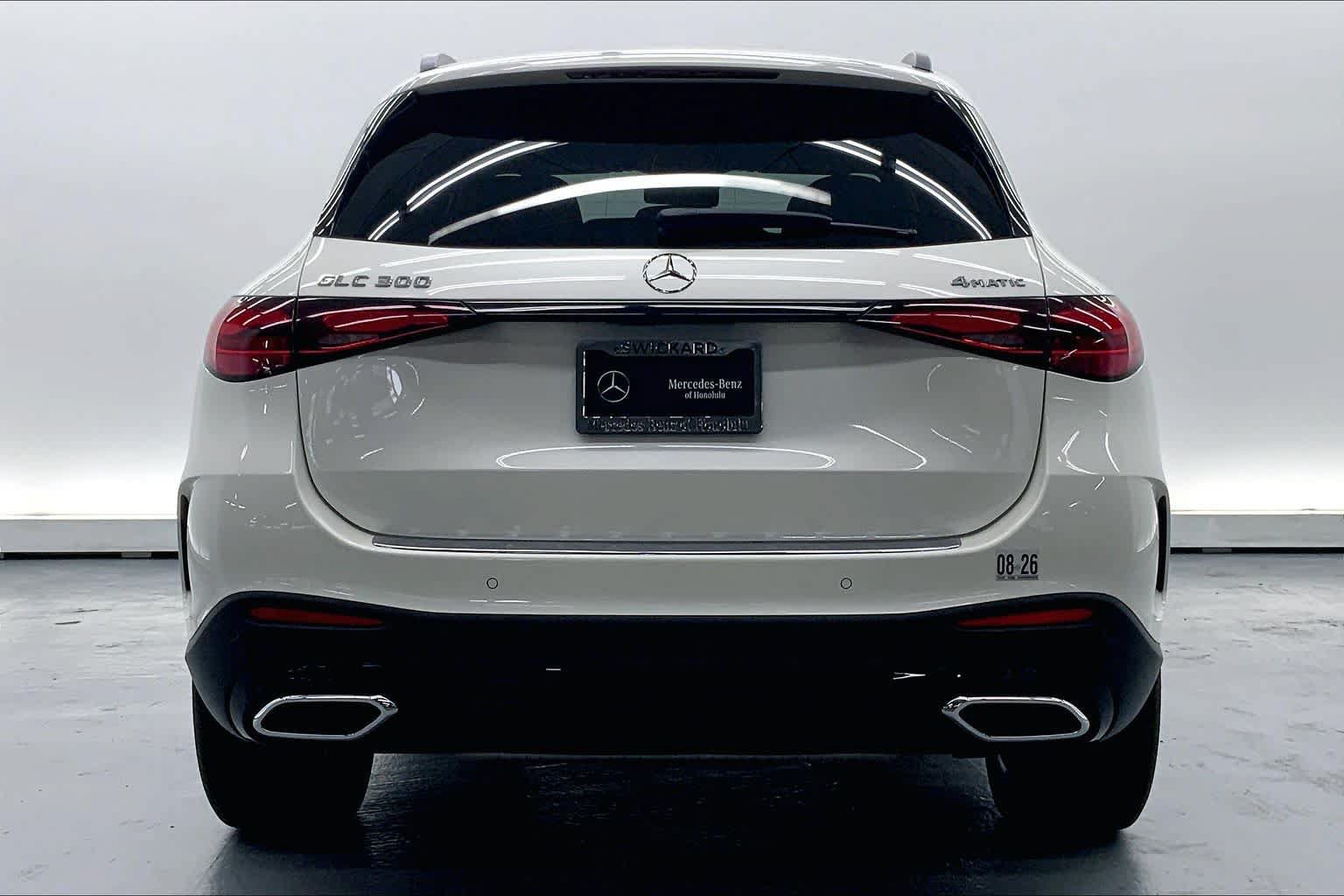 Used 2023 Mercedes-Benz GLC 300 4MATIC image 3