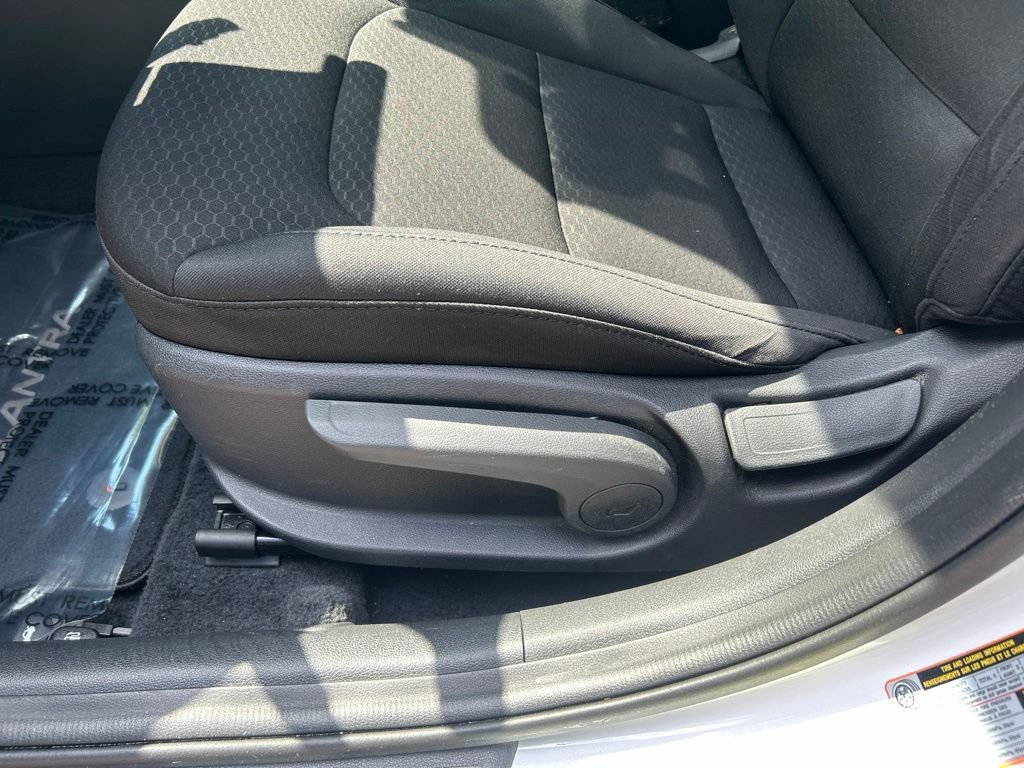 Used 2020 Hyundai Elantra Value Edition w/ Cargo Package (C1) FWD image 15