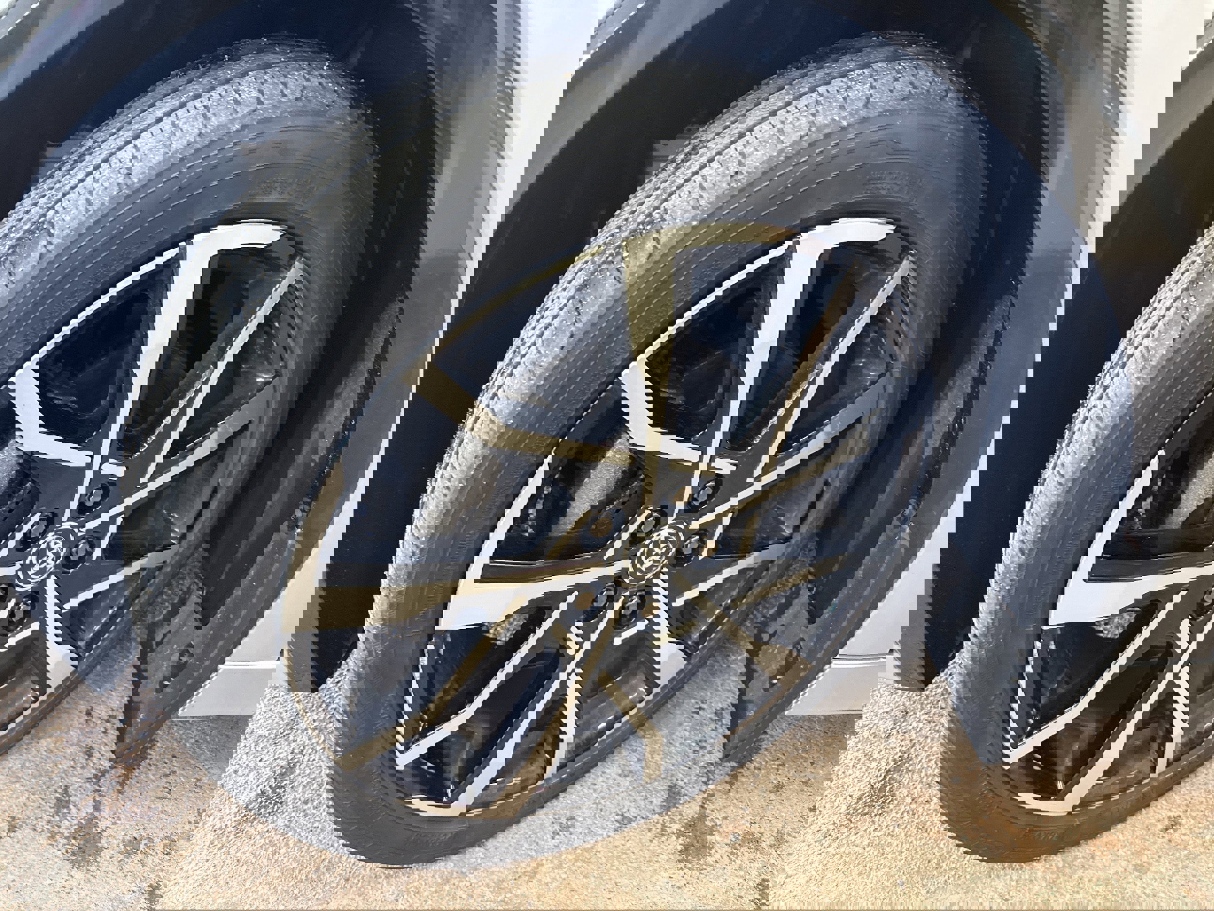 Used 2023 Toyota Prius Prime FWD image 4