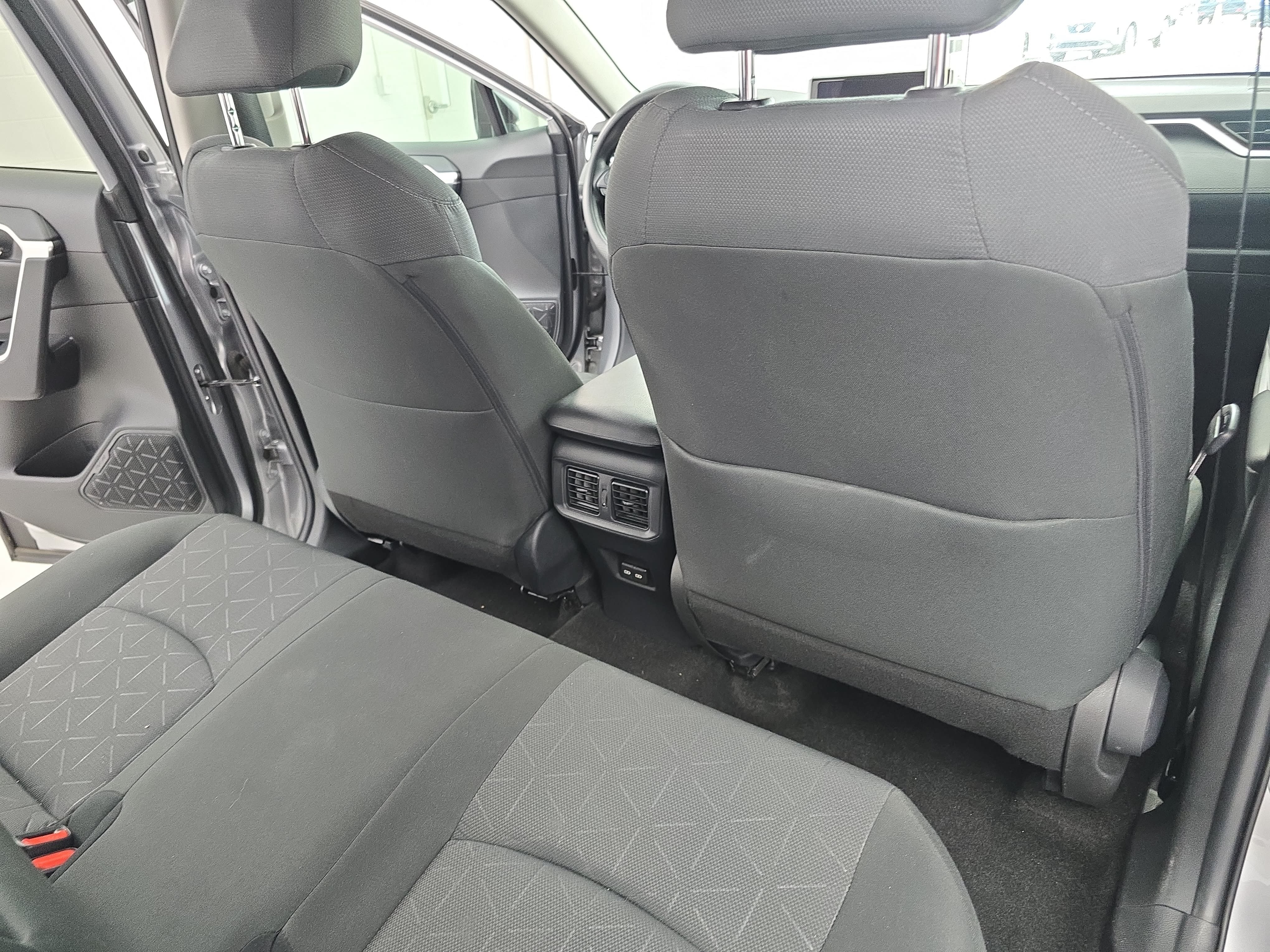 Used 2024 Toyota RAV4 XLE AWD/4WD image 11