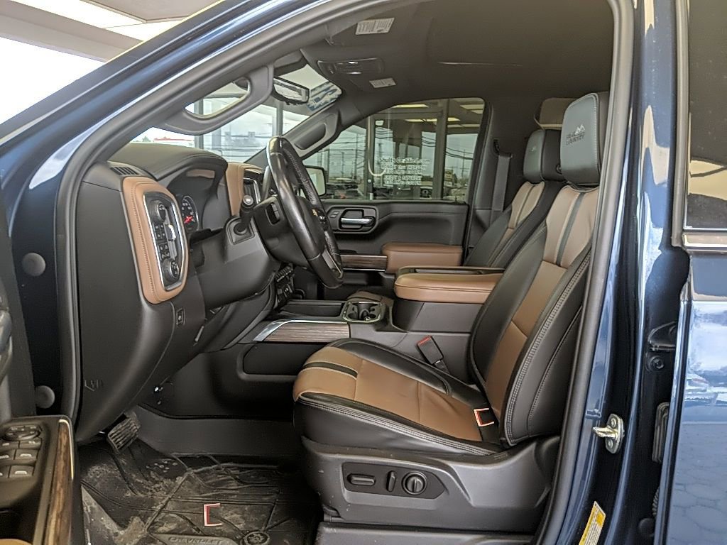 Used 2021 Chevrolet Silverado 1500 High Country w/ Technology Package image 13