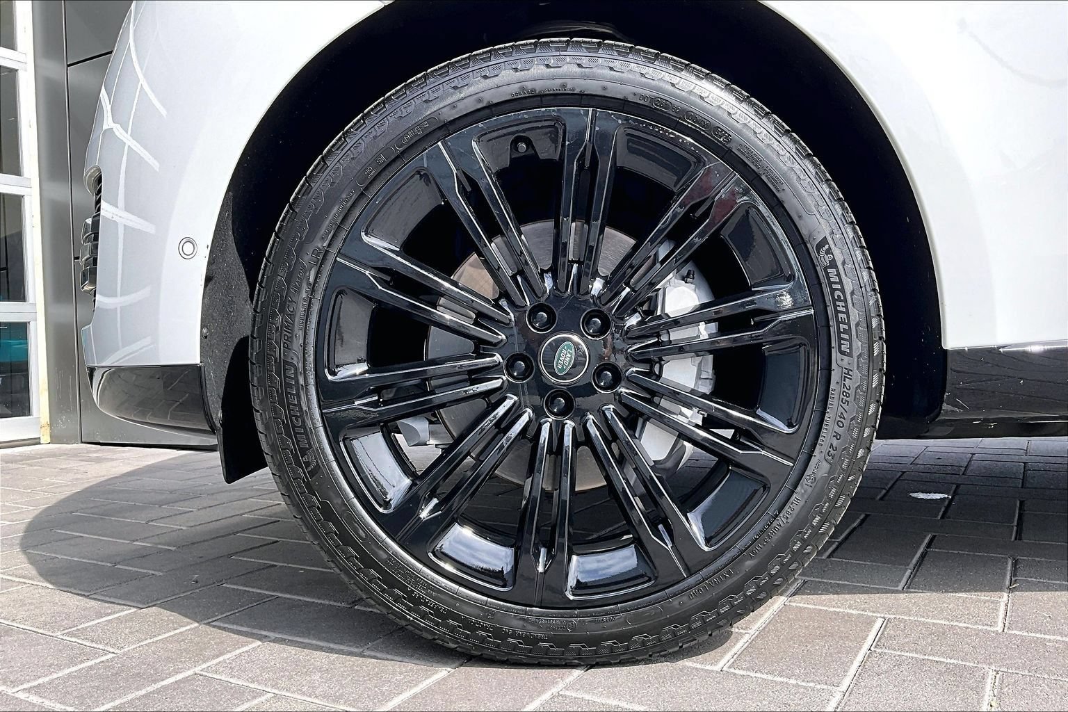 Used 2024 Land Rover Range Rover Long Wheelbase SE AWD/4WD image 8