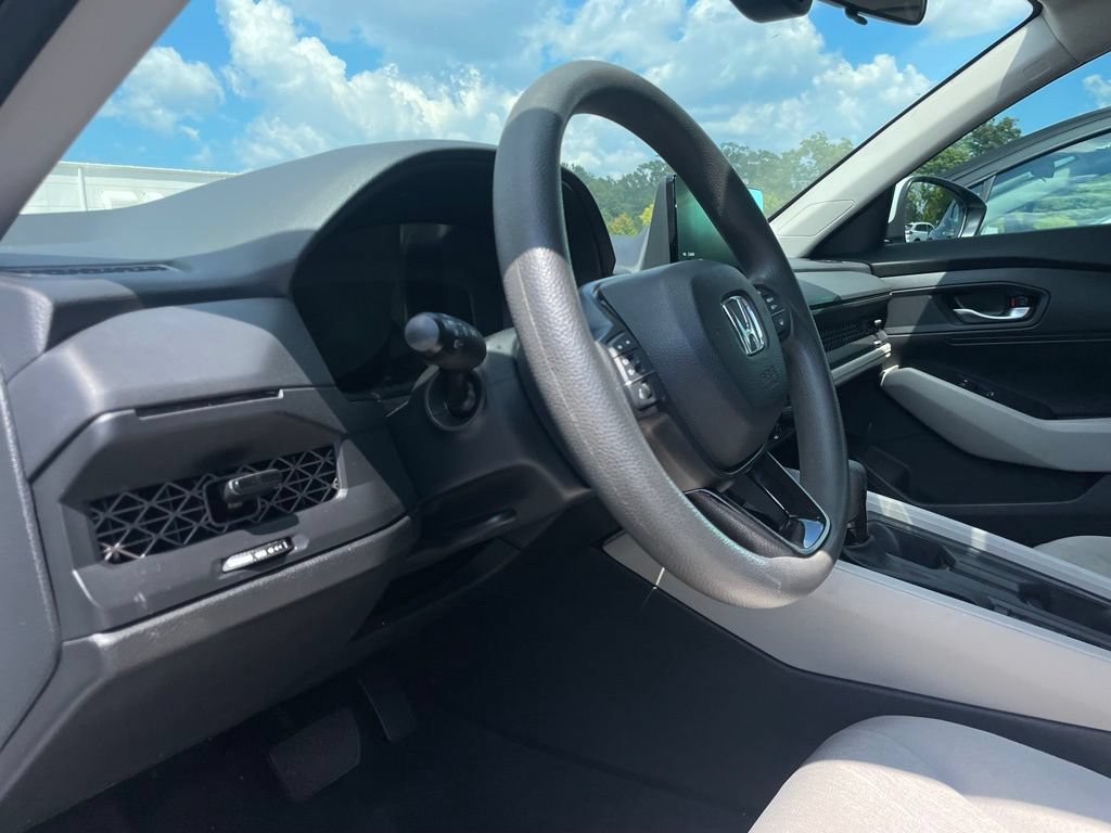 Certified 2025 Honda Accord LX image 28